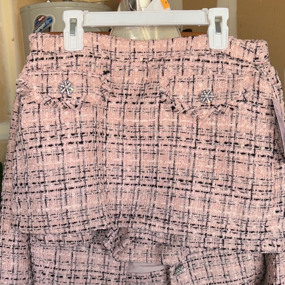 Brand New/Never worn Pink Tweed Blazer with & Crystal Accents buttons - Picture 3 of 17